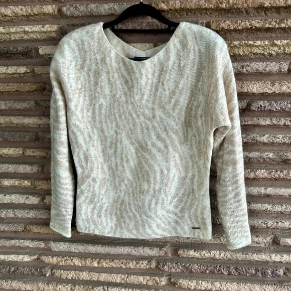 Abercrombie & Fitch Tan and Cream Zebra Print Sweater Size Small - Picture 7 of 7